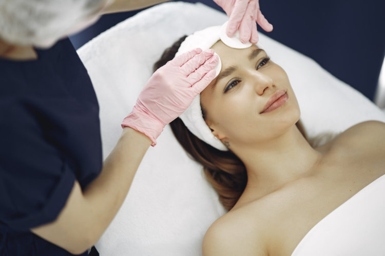 Reequilibra tu piel luego de un peeling químico